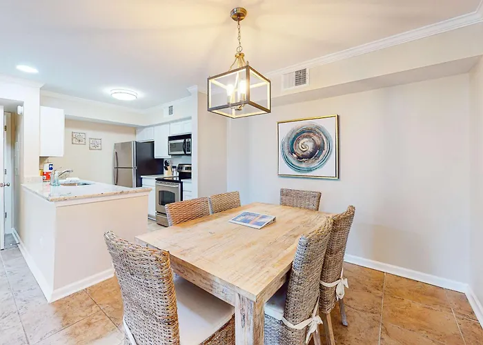 Delightful Coastal Gem With Pool Hot Tub Private Balcony Fast Wifi & Ac *